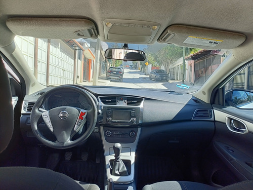 Nissan Sentra 1.8 Advance Mt