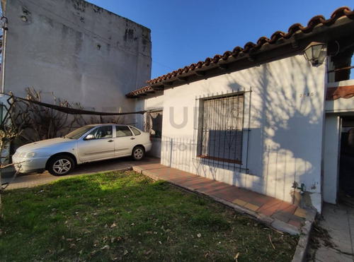 Imagen 2 de 12 de Casa En Venta De 2 Dormitorios En La Plata
