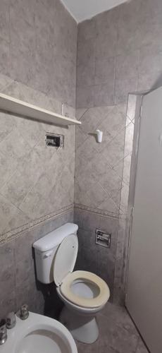 Casa Con Jardín Y Parrilla En Alquiler!