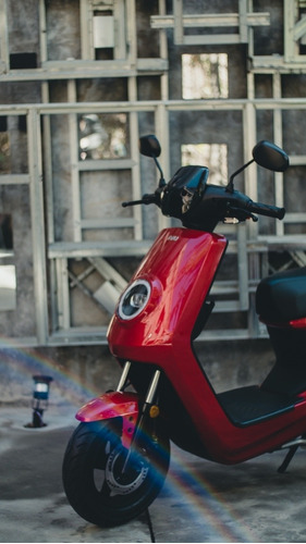 Imagen 4 de 15 de Moto Electrica Scooter Nuuv M+ Sport Bosch Litio Panasonic
