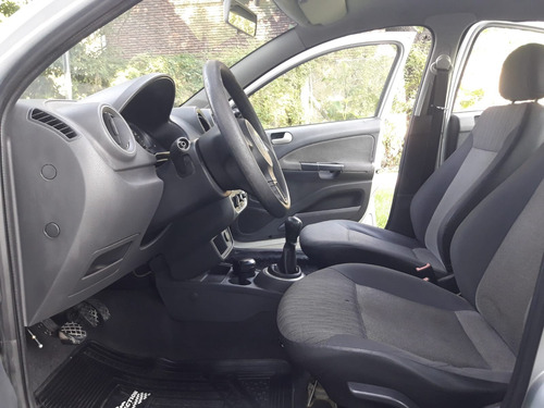 Volkswagen Voyage 1.6 Comfortline 101cv