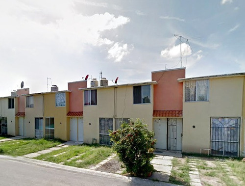 Se Vende Casa De Recuperación Bancaria En C. Laureles, El Salto, Jalisco. Arf