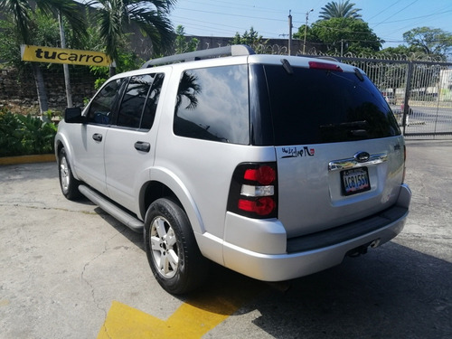 Imagen 4 de 14 de Ford Explorer Xlt