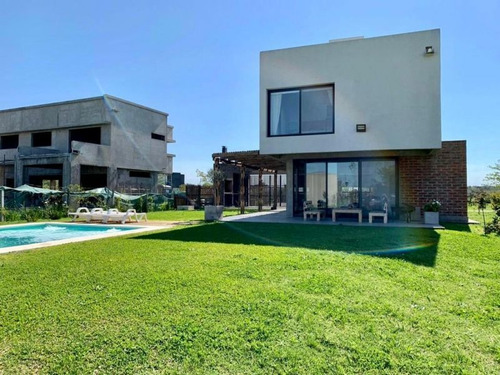 Imagen 10 de 30 de Casa Venta El Canton Norte 200 A Estrenar Piscina Y Parrilla