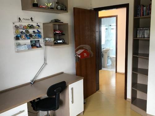 Imagem 11 de 14 de Sobrado Triplex Bairro Uberaba Com Ático Curitiba-paraná