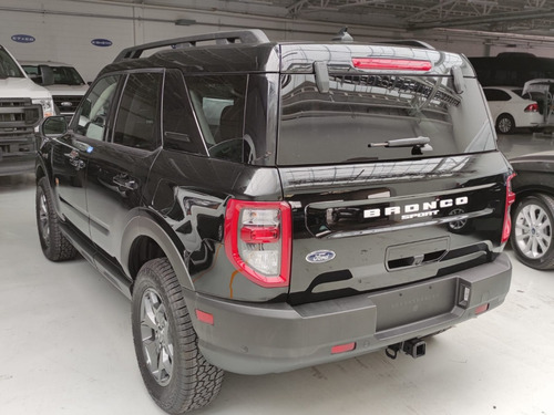 Imagen 5 de 13 de Ford Bronco Badlands 4x4 2021