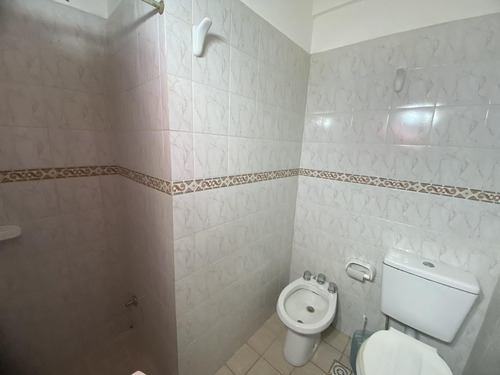 Departamento En Mar De Ajo En Venta - Dos Ambientes - Centro Comercial - Garage