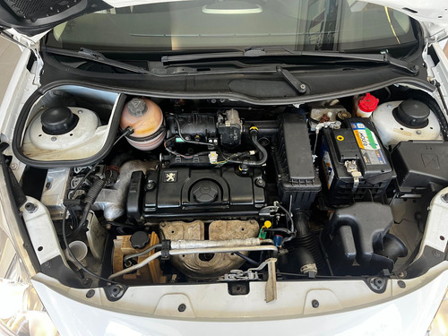 Peugeot 207 1.4 Xr Flex 5p