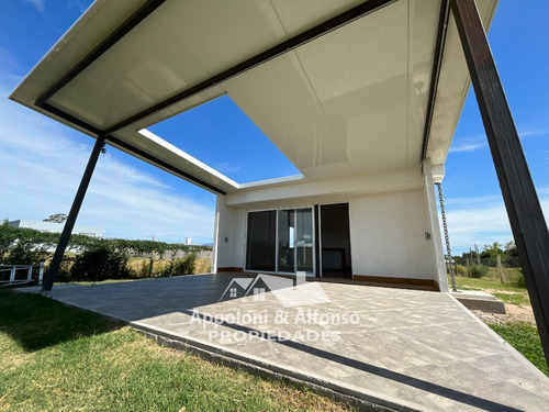 Casa En Juan Lacaze (código 354)