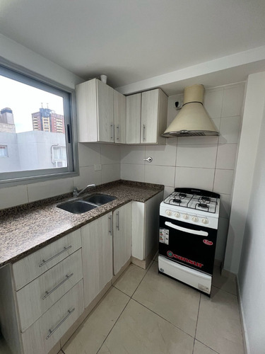 Departamento De Tres Ambientes En Alquiler