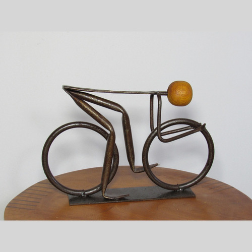 Estatueta Artesanal Ciclista Rústico Em Ferro