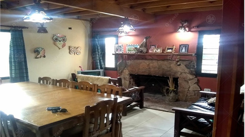 Imagen 2 de 14 de Moderna Casa Quinta Inmejorable Ubicación Sobre Asfalto A Metros De Ruta 2