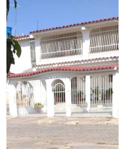 Casa En Venta En Bucaral Sur Flor Amarillo. 1760 Inmobiliaria Maggi