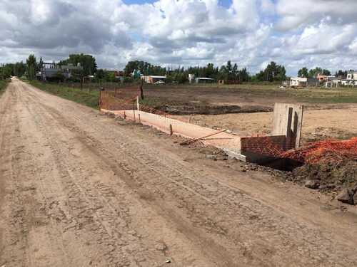Terreno En Venta En Villa Parque Sicardi 660 Y 13 Bis