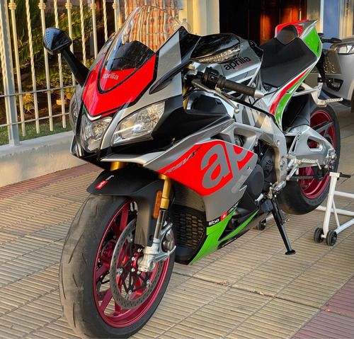 Aprilia Rsv4rf Aprilia 2017.