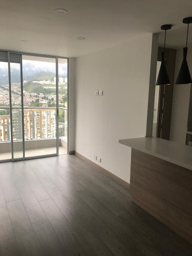 Imagen 12 de 16 de Apartamento En Arriendo Avenida Kevin Angel 279-19999