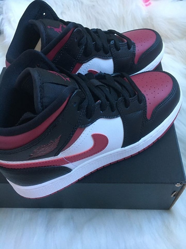 Air Jordan Mid Bred Toe Feminino