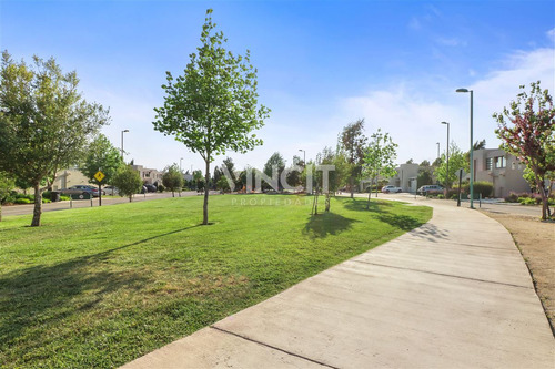 Impecable Casa En Venta De 3d 3b Serv En Cond Rukan Chicureo