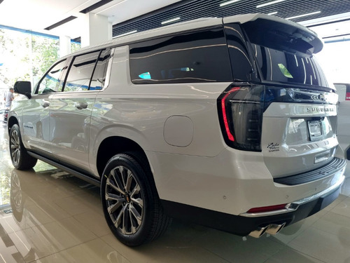 Chevrolet Suburban 6.2 High Country 4X4 At