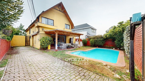 Casa Con Amplios Espacios, 5 Dormitorios, Terreno De 300 M2