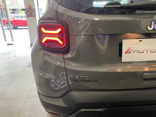 Imagen 3 de 25 de Jeep Renegade Longitude Turbo My23