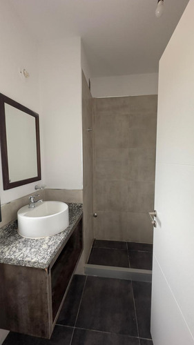 Duplex En La Calandria 3 Dormitorios 3 Baños Con Excelente Patio