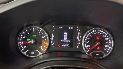 Imagen 22 de 25 de Jeep Renegade 2023 Sport 1.8