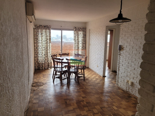Imagen 1 de 8 de Apartamento 2 Dormitorios Torre Maldonado/maldonado Centro