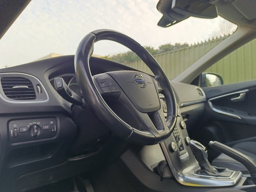 Volvo V40 2014