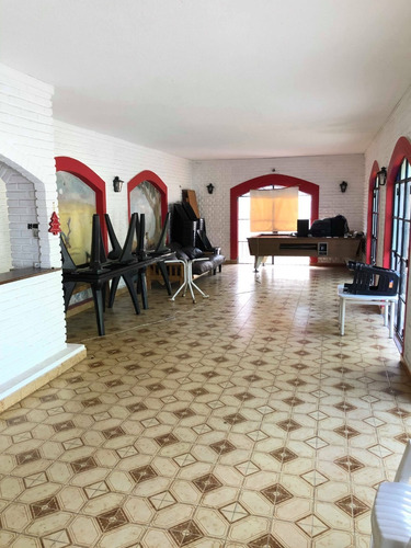Imagen 2 de 12 de Espectacular Quinta 4 Ambientes Con Pileta