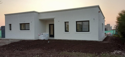 Imagen 3 de 15 de Casa A Estrenar En B° Cardales Village