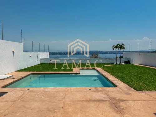 Casa En Venta En Tequesquitengo, Jojutla, Morelos