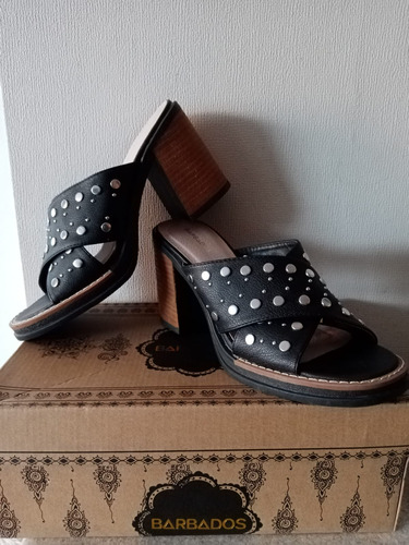 Sandalias Negras Con Tachas Marca Barbados (nuevas)