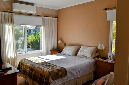 Dueño Vende Excelente Casa Barrio Los Jazmines - Pilar Del Este.