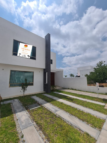 Imagen 2 de 30 de Preciosa Casa En Venta En Cumbres Del Lago