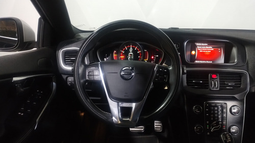 Volvo V40 2.0 R-DESIGN T5