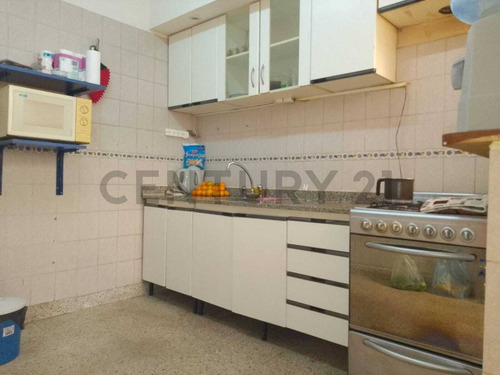 Ph En Venta 4 Ambientes Con Terraza.