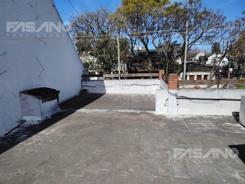 Casa En Lote Propio En Venta - Chilavert