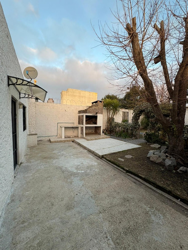 Alquiler De Casa Muy Segura A Pasos De Todos Los Servicios