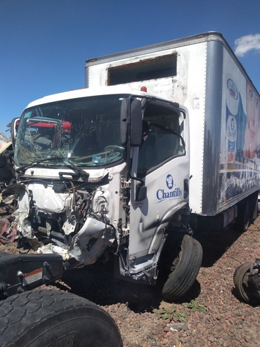 Imagen 2 de 10 de Isuzu Forward 800m Por Partes