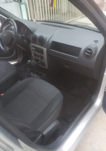 Renault Logan 1.6 Expression Fii