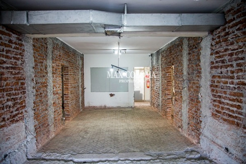 Local Comercial En Nueva Los Leones Esq. Andrés Bello