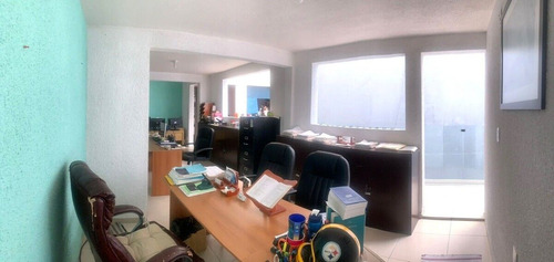 Edificio De 3 Niveles En Venta En Pensador Mexicano, Venustiano Carranza