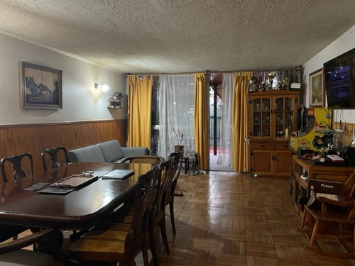 Venta De Casa En Barrio Villa Olímpica En Ñuñoa