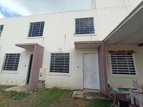Imagen 1 de 30 de Casa En Venta En La Ensenada Barquisimeto & Código Flex 22-14115 Numero De Contacto 0424 -556- 57- 59 Monica C.
