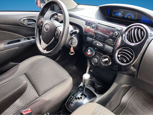 Toyota Etios 1.5 XLS 16V FLEX 4P AUTOMÁTICO