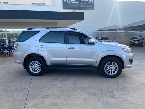 Imagem 9 de 11 de Hilux Sw4 Srv D4-d 4x4 3.0 Tdi Dies. Aut