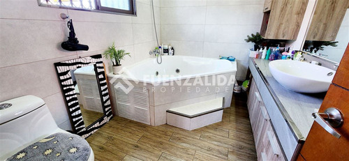 Casa En Venta De 3 Dorm. En Macul