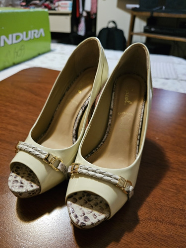 Tacones Mujer Gacel Cuero Aguja 35 Crema Y Negro