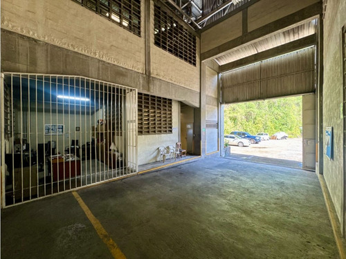 Se Vende Galpón 2132m2 Via Univ Santa Maria Petare 2128